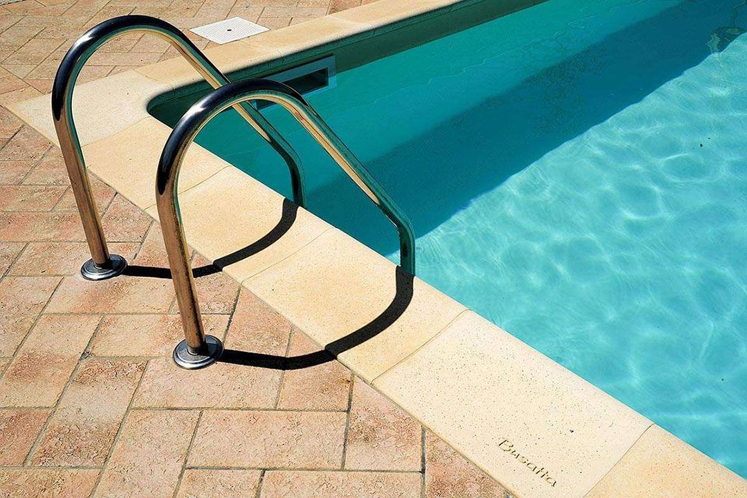 Busatta Piscine | Accessori Scale